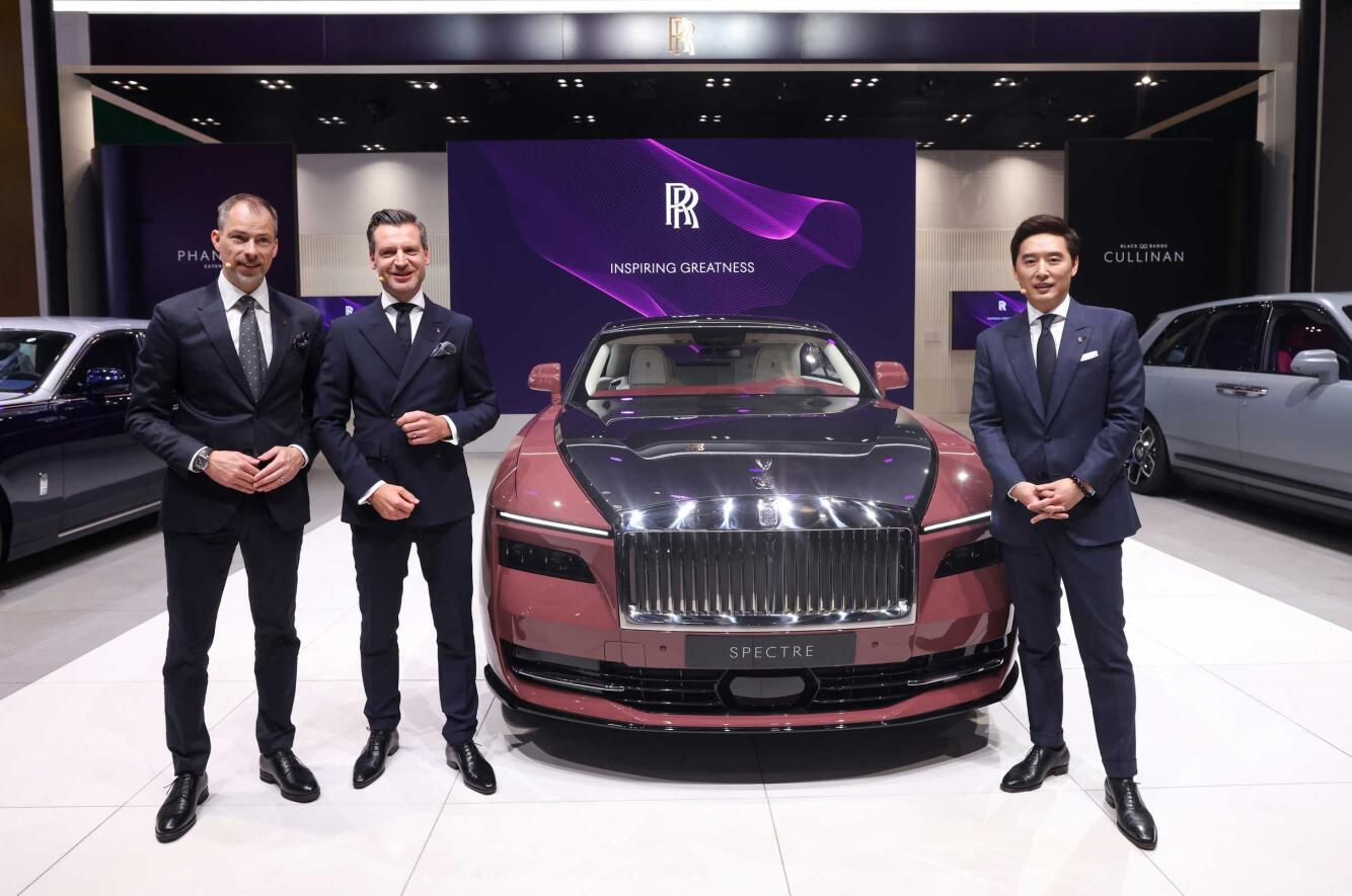 劳斯莱斯“闪灵”（Spectre）于2023上海车展完成中国首秀-汽车视频